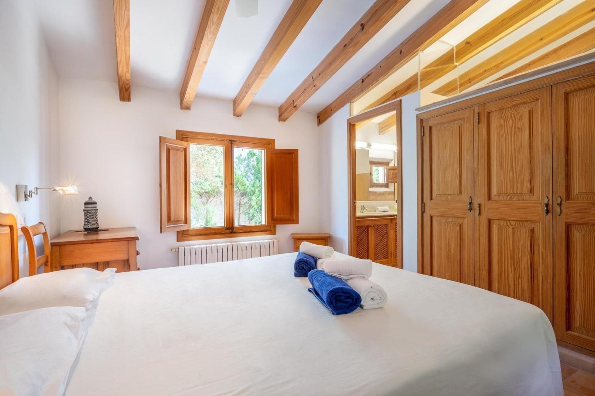 Mit Privatpool Fuer 8 Personen Ca 240 Qm In Des Cavaller, Mallorca Suedostkueste Von Mallorca Ferienhaus *
