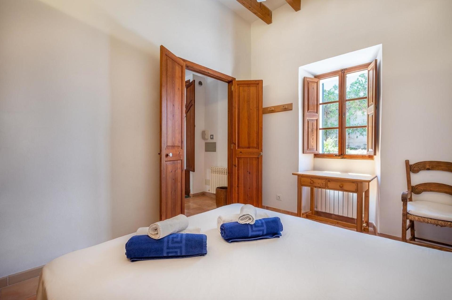 Ferienhaus Mit Privatpool Fuer 8 Personen Ca 240 Qm In Des Cavaller, Mallorca Suedostkueste Von Mallorca