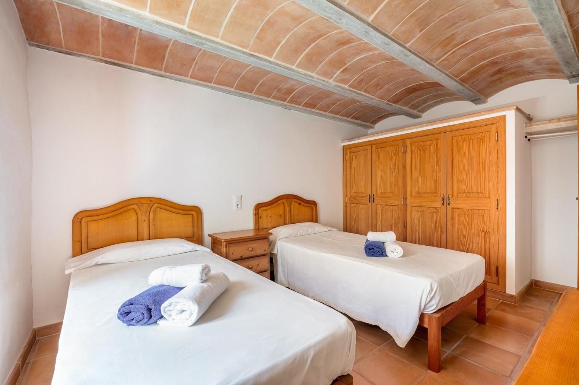 Ferienhaus Mit Privatpool Fuer 8 Personen Ca 240 Qm In Des Cavaller, Mallorca Suedostkueste Von Mallorca *